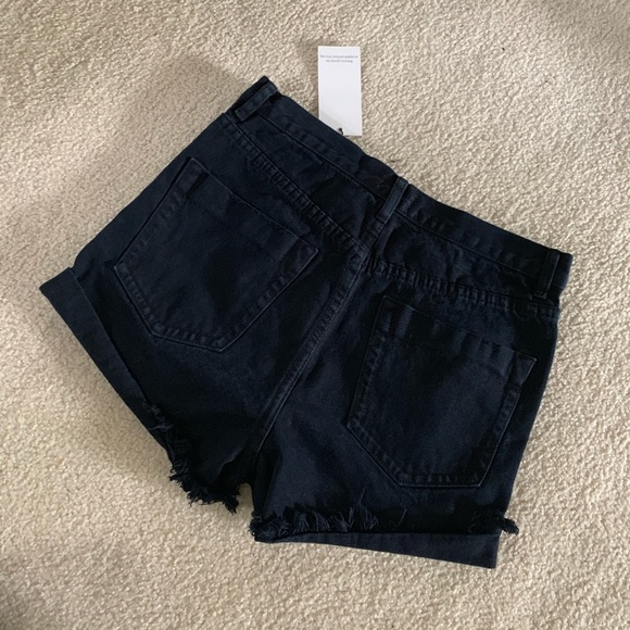 TOBI Black Denim Shorts NWT Size 6 - Picture 3 of 4